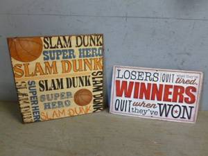 lot 86 image: Sports Decor