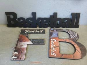 lot 88 image: Sports Decor