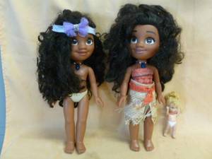 lot 93 image: Disney Dolls