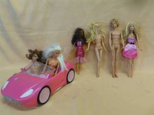 lot 94 image: Barbie Dolls
