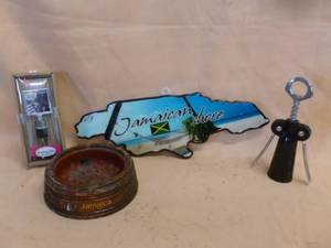 lot 98 image: Decorative