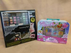 lot 113 image: New Makeup Set