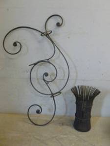 lot 120 image: Metal Decor
