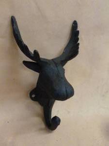 lot 150 image: Cast Iron Hat Hook