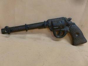 lot 156 image: Cast Iron Hat Hook