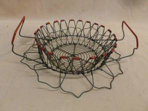 lot 173 image: Vintage Wire Basket