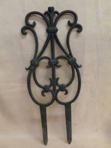 lot 184 image: Cast Iron Decoration