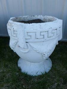 lot 204 image: Large Cement Planter
