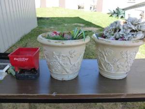 lot 207 image: Planters