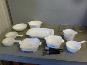 lot 231 image: Corning Ware Set