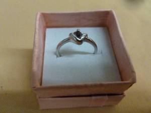 lot 256 image: Ladies Ring