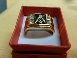 lot 258 image: Mens Ring