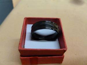 lot 262 image: Mens Ring