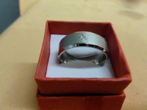 lot 264 image: Mens Ring