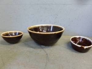 lot 273 image: Brown Drip Set