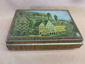 lot 291 image: Vintage Metal Box