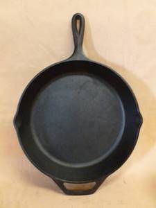 lot 294 image: Cast Iron Pan