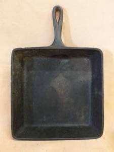 lot 295 image: Cast Iron Pan