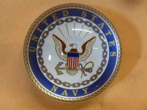 lot 302 image: Paper Weight