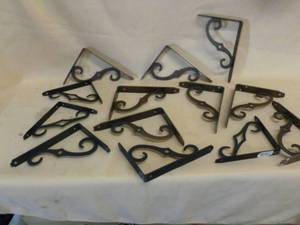 lot 310 image: New Shelf Brackets