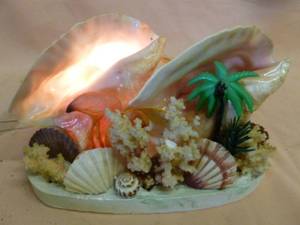 lot 311 image: Vintage Seashell Nightlight