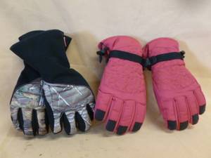 lot 321 image: Winter Gloves