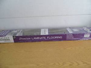 lot 15 image: Laminate Flooring