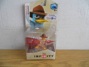 lot 19 image: Lot of 16 Agent P Figures