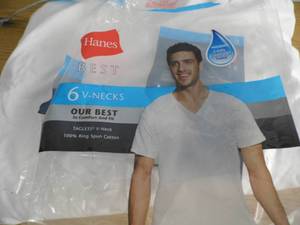 lot 33 image: Hanes V-Neck T-Shirts