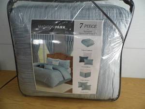 lot 36 image: Madison Partk 7 Pc Comforter Set