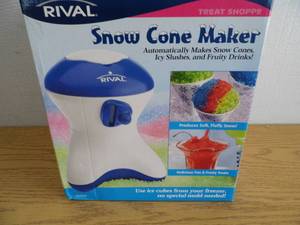 lot 48 image: Snow Cone Maker