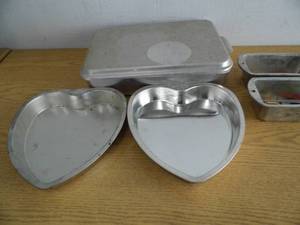 lot 57 image: Baking Pans