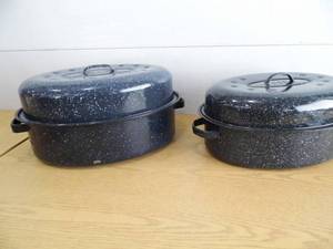 lot 65 image: Lot of 2 Roasters