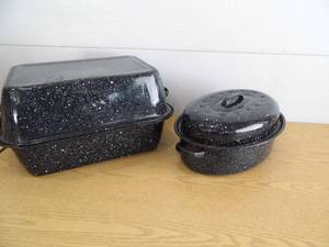 lot 66 image: Lot of 2 Roasters