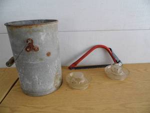 lot 72 image: Saw - Chicken Feeder Bases - Egg Tote