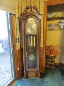 lot 1 image: Trend Grandfather Clock