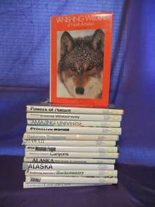 lot 20 image: 32 National Geographic Society Books