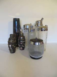 lot 33 image: 8 Miscellaneous Barware Items
