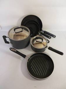 lot 45 image: 6 Kitchen Pots & Pans