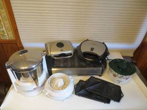 lot 48 image: 5 Small Kitchen Appliances