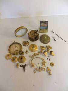 lot 60 image: Lot of Miscellaneous Goldtone Pieces