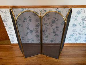 lot 92 image: Fireplace Screen