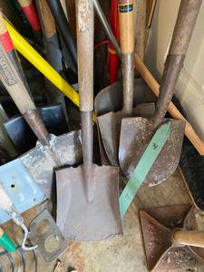 lot 97 image: Misc yard Tools, Shovels and Rakes