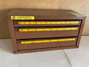 lot 100 image: 3 Drawer Parts Box