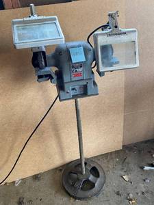 lot 101 image: Black and Decker 6 Grinder with Stand.