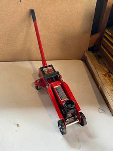 lot 111 image: 2 Ton Pittsburgh Automotive Jack Stand