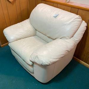 lot 179 image: Leather Chair