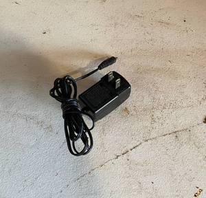 lot 119 image: Toro 8 Cordless Trimmer Weedwhacker