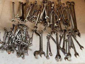 lot 132 image: Lot of Wrenches