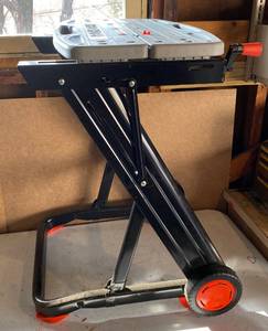 lot 143 image: Black and Decker Workmate 375